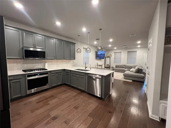 $2,600 | 107 Hornbill Drive, Hutto, TX 78634