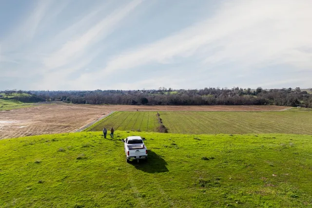 $1,075,000 | 25045 North Mcintire Road, Clements, CA 95227