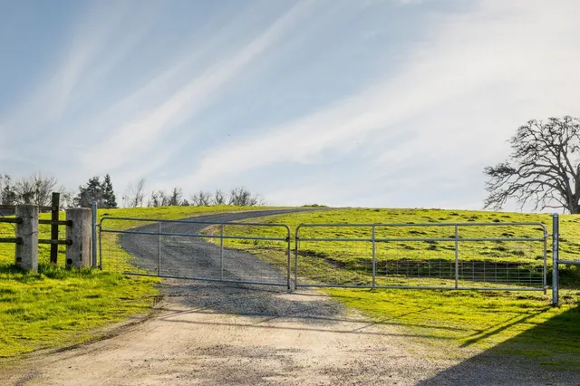 $1,075,000 | 25045 North Mcintire Road, Clements, CA 95227