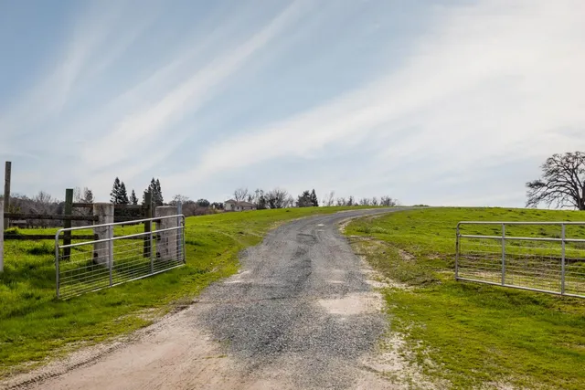 $1,075,000 | 25045 North Mcintire Road, Clements, CA 95227