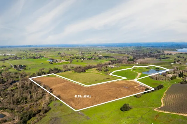 $1,075,000 | 25045 North Mcintire Road, Clements, CA 95227