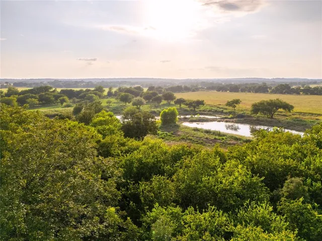 $394,000 | 6 Valley Mills, Valley Mills, TX 76689