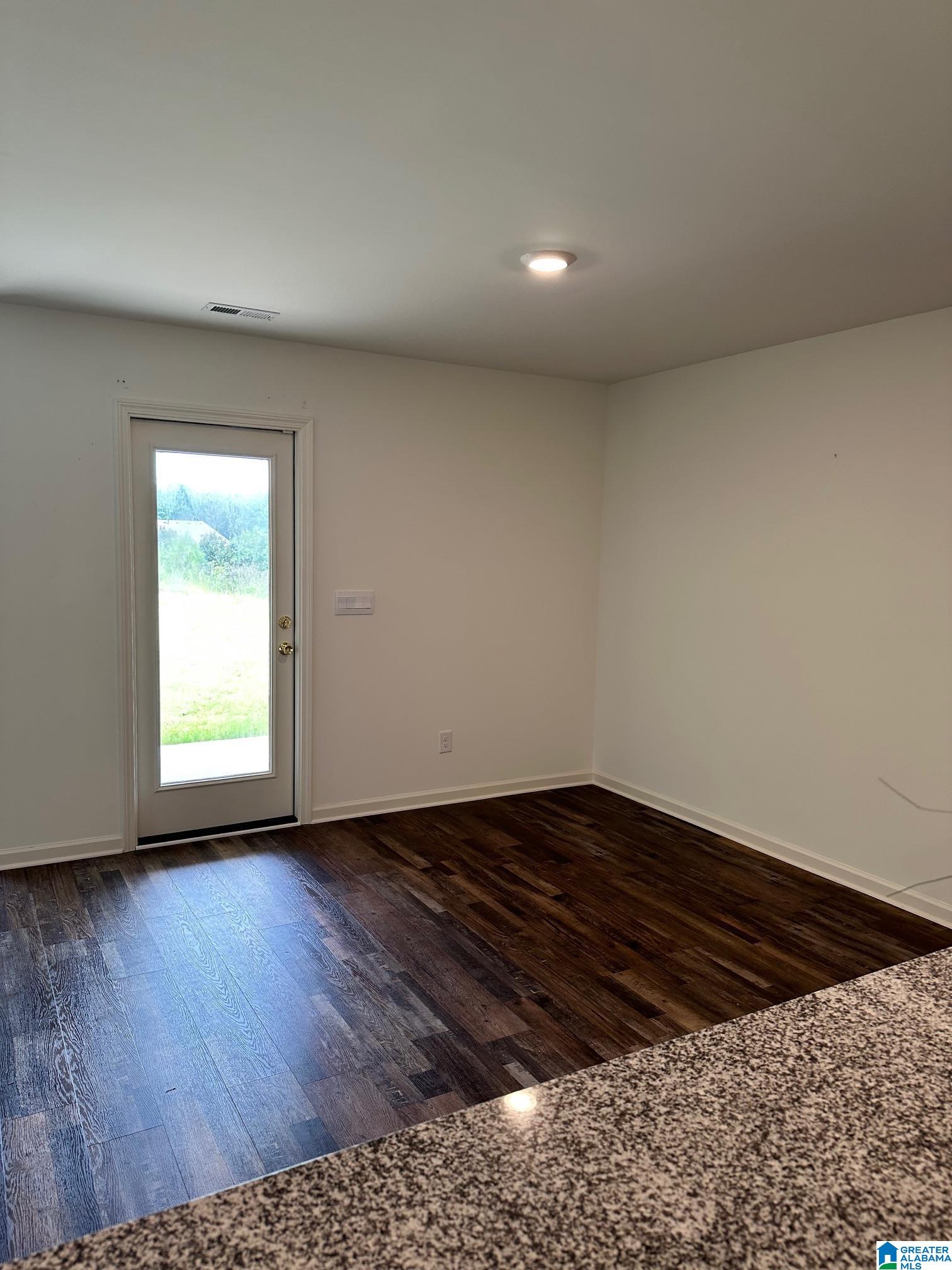 6863 Southern Trace Loop Leeds, AL 35094 - Photo 4 of 17