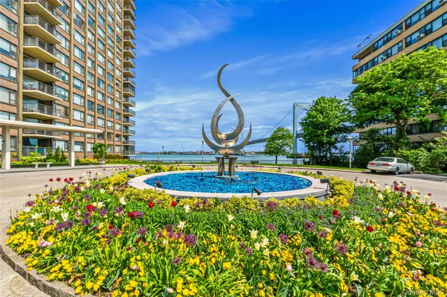 $679,000 | 166-25 Powells Cove Boulevard, Unit 19G | Beechhurst