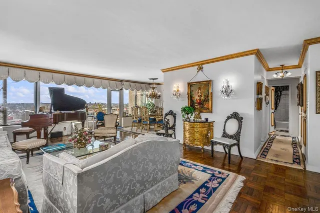 $679,000 | 166-25 Powells Cove Boulevard, Unit 19G | Beechhurst