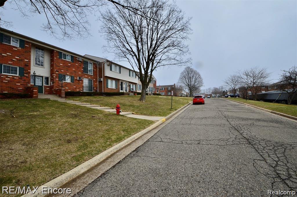 465 Miller Avenue, Unit 106 Rochester, MI 48307 - Photo 33 of 46 View of Street