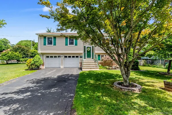 $699,999 | 3 Van Wardt Place, Tappan, NY 10983