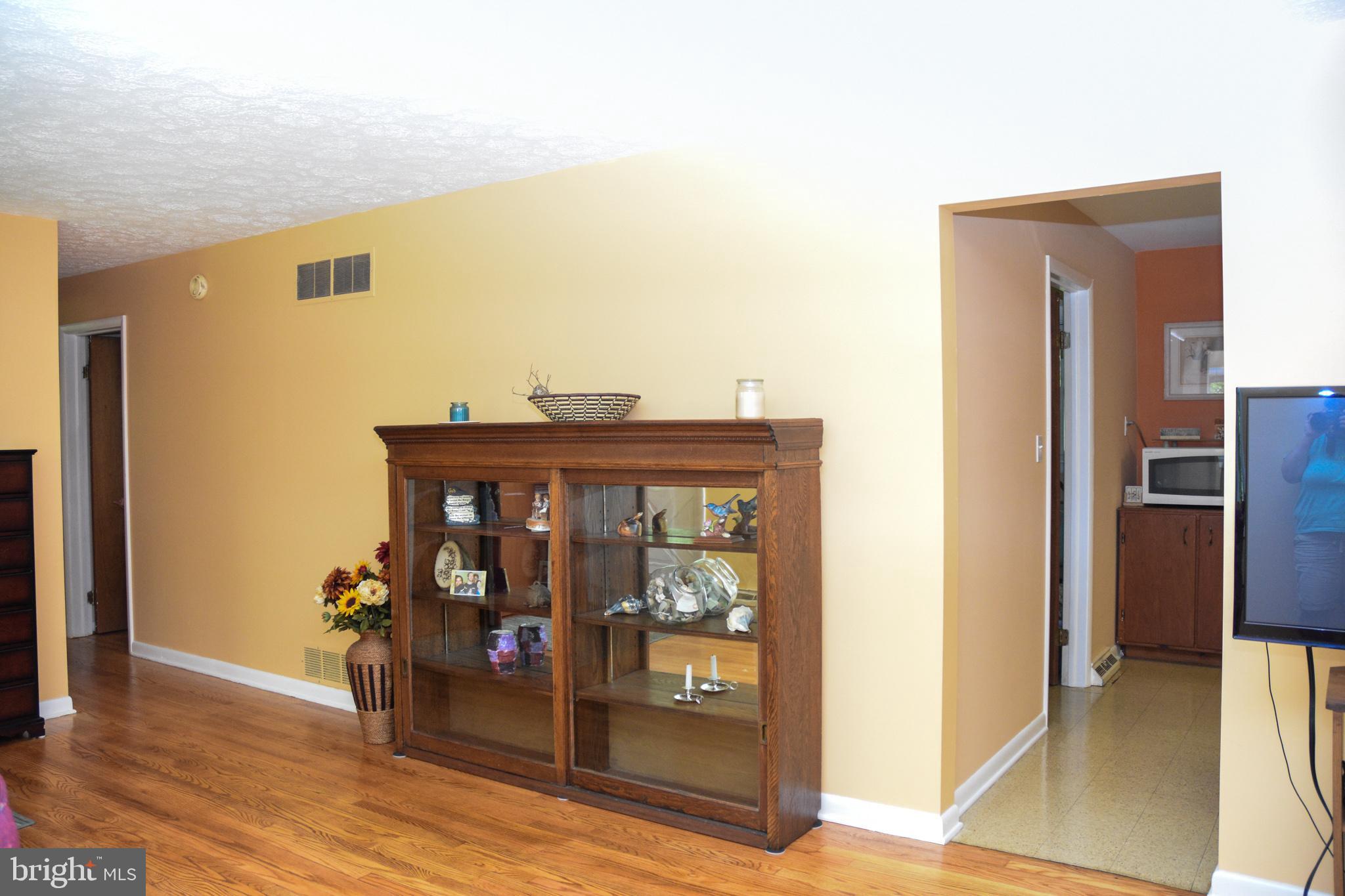 1345 Rock Ridge Road Jarrettsville, MD 21084 - Photo 26 of 62 Living room