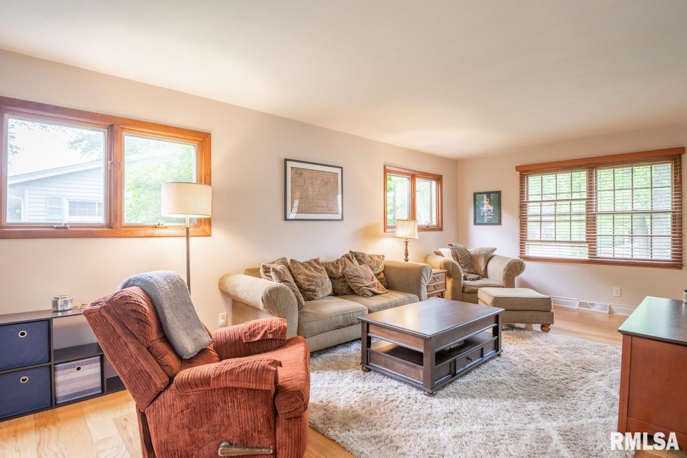 8660 North Picture Ridge Road Peoria, IL 61615 - Photo 5 of 49 Gallery Image 5