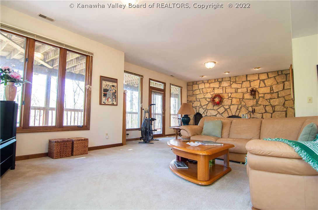 1589 Hampton Road Charleston, WV 25314 - Photo 26 of 29 Gallery Image 26