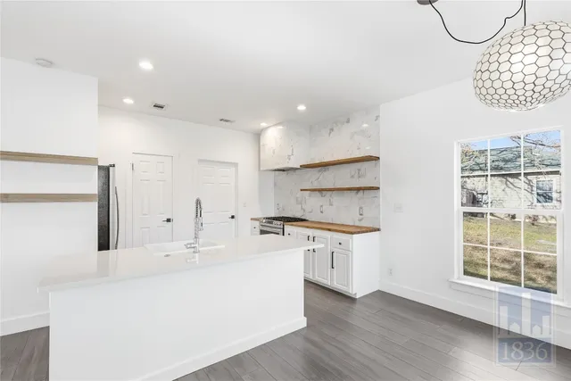 $3,000 | 1116 Lott Avenue, Unit 1, Austin, TX 78721