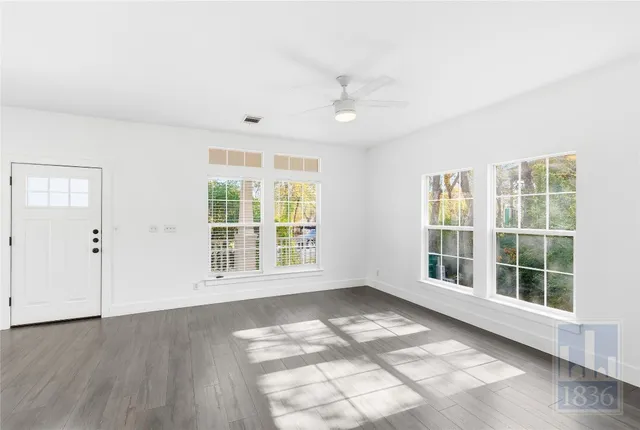 $3,000 | 1116 Lott Avenue, Unit 1, Austin, TX 78721