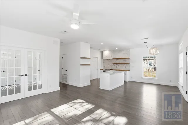 $3,000 | 1116 Lott Avenue, Unit 1, Austin, TX 78721