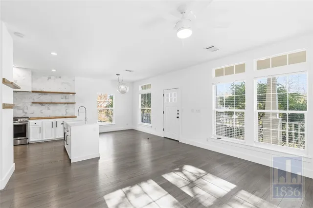 $3,000 | 1116 Lott Avenue, Unit 1, Austin, TX 78721