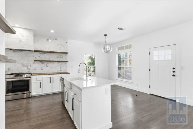 $3,000 | 1116 Lott Avenue, Unit 1, Austin, TX 78721