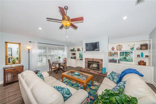 $4,400 | 301 Washington Avenue, Safety Harbor, FL 34695
