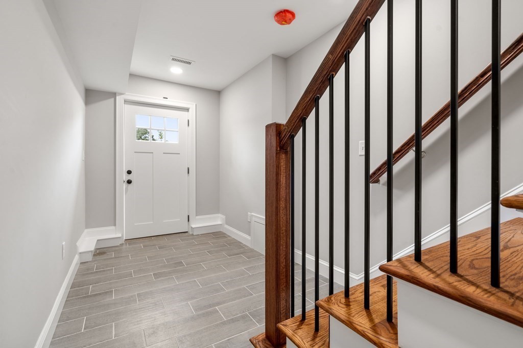 63 Castine Street Worcester, MA 01606 - Photo 2 of 18 Gallery Image 2
