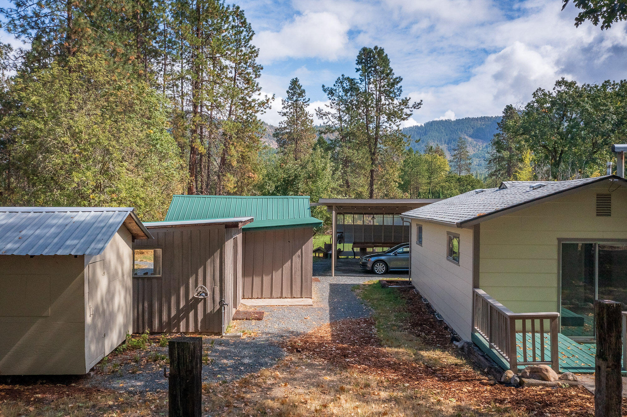 444 Walker Road Grants Pass, OR 97527 - Photo 15 of 59 444WalkerRd-Aerialshots-011