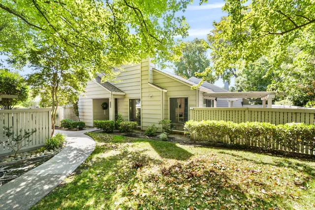 $495,000 | 2768 Sherwood Avenue, Unit B, Modesto, CA 95350