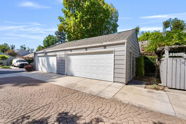 $495,000 | 2768 Sherwood Avenue, Unit B, Modesto, CA 95350