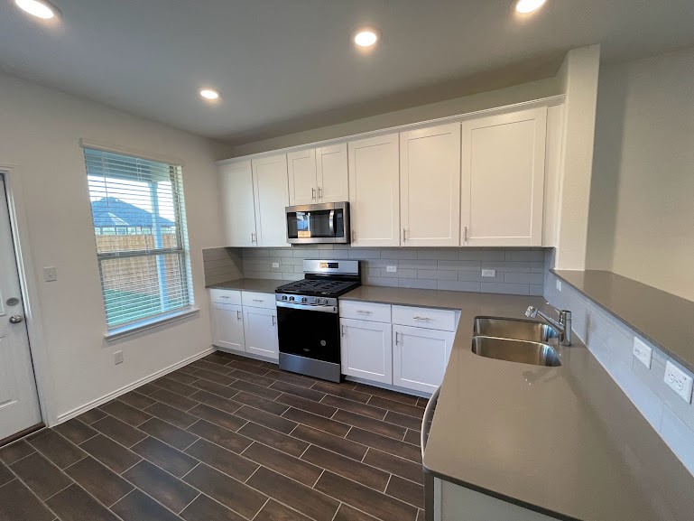 640 Pickrell Loop Georgetown, TX 78628 - Photo 11 of 36