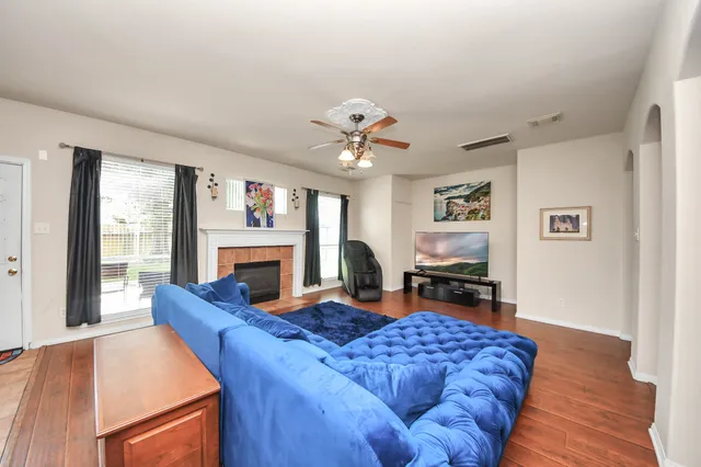 $285,000 | 931 North Sky Drive, Houston, TX 77073