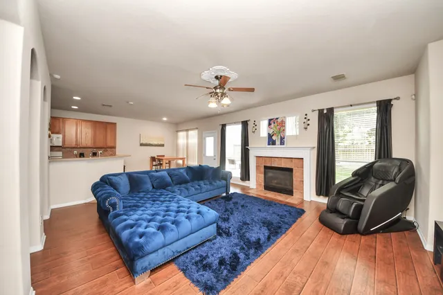 $285,000 | 931 North Sky Drive, Houston, TX 77073