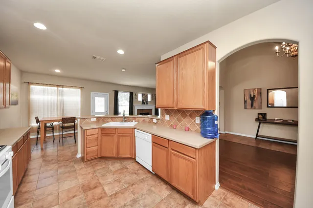 $285,000 | 931 North Sky Drive, Houston, TX 77073