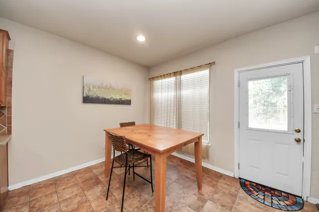 $285,000 | 931 North Sky Drive, Houston, TX 77073