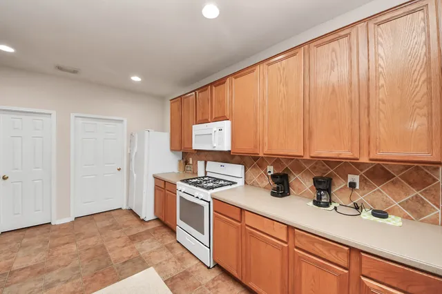 $285,000 | 931 North Sky Drive, Houston, TX 77073