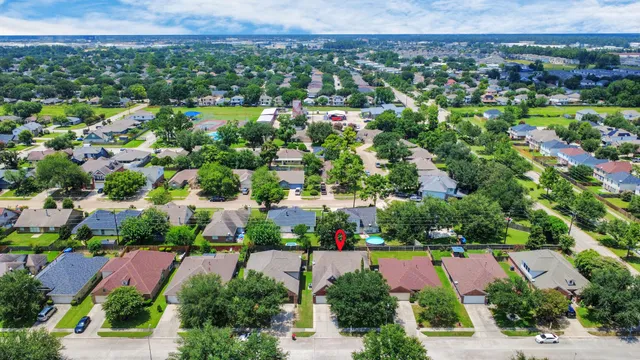 $285,000 | 931 North Sky Drive, Houston, TX 77073