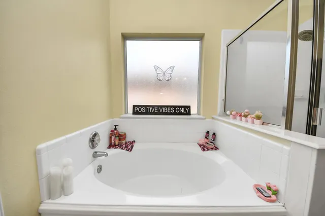 $285,000 | 931 North Sky Drive, Houston, TX 77073