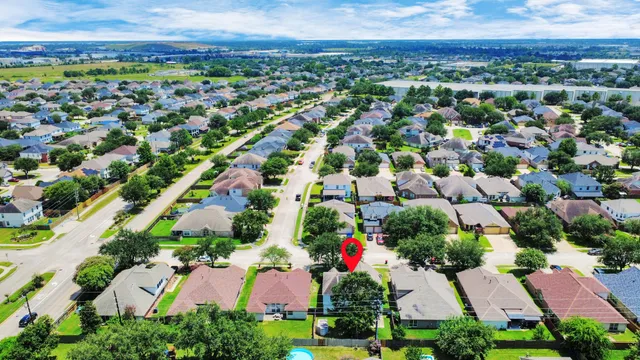 $285,000 | 931 North Sky Drive, Houston, TX 77073