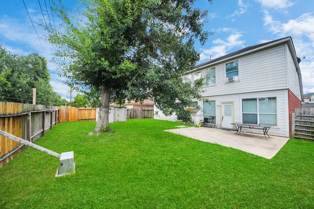 $285,000 | 931 North Sky Drive, Houston, TX 77073