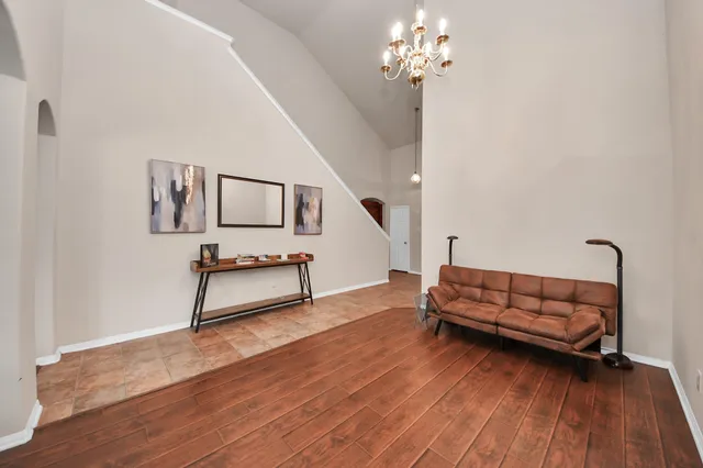 $285,000 | 931 North Sky Drive, Houston, TX 77073