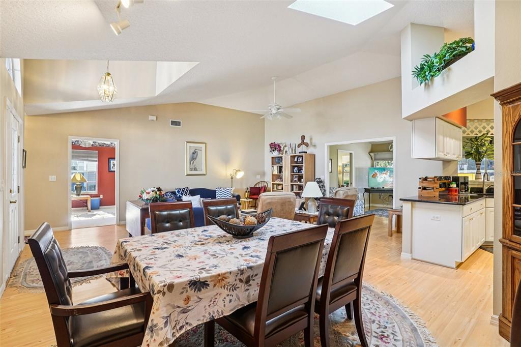 305 Juniper Way Tavares, FL 32778 - Photo 7 of 34