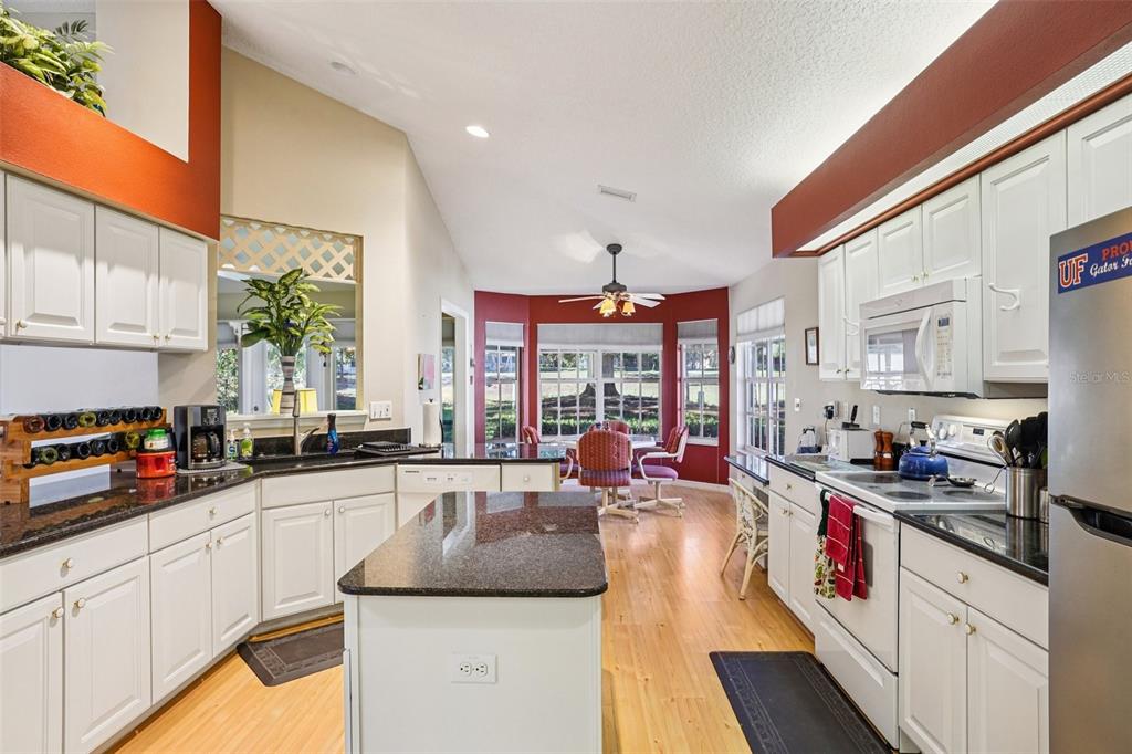 305 Juniper Way Tavares, FL 32778 - Photo 9 of 34