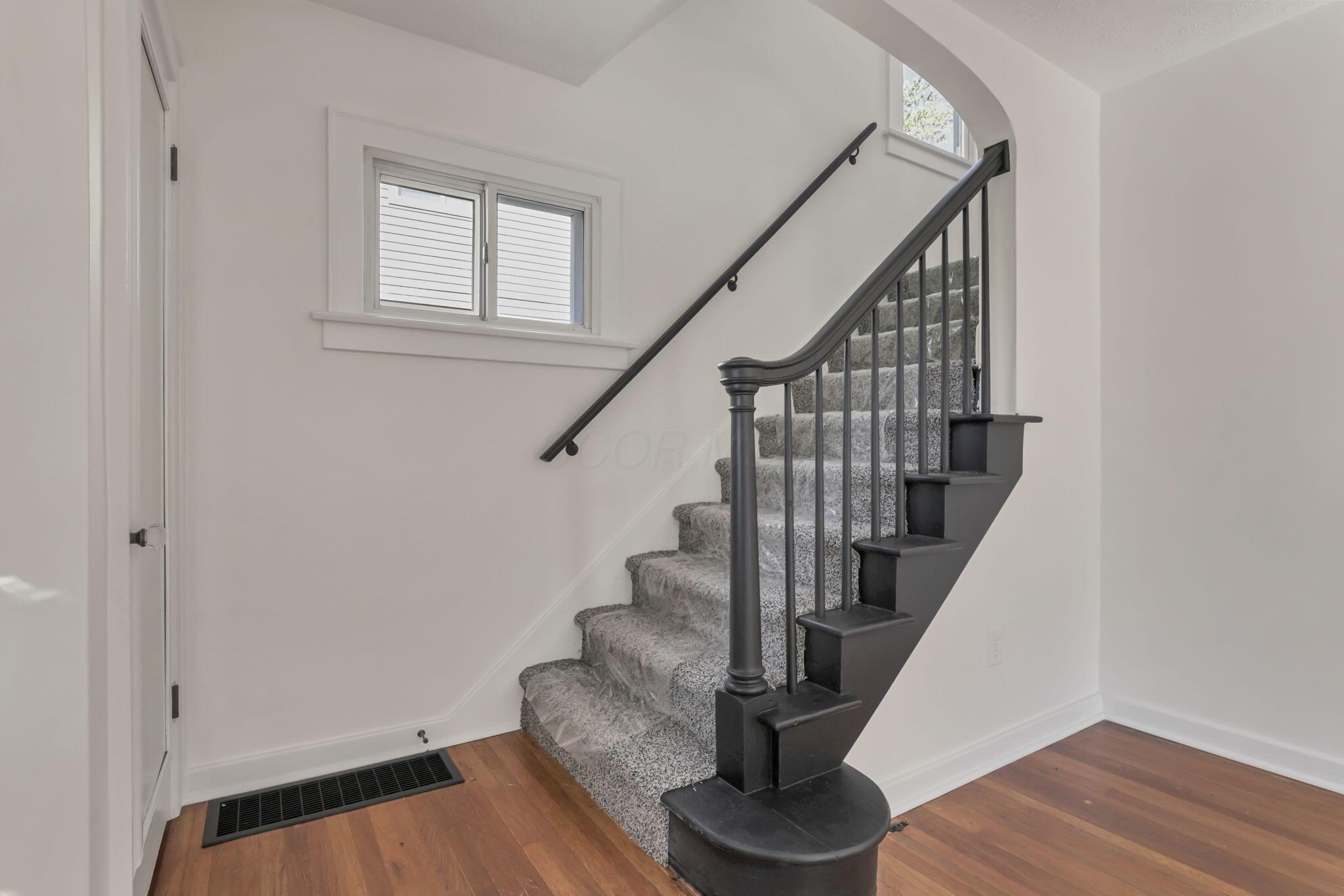 328 Demorest Road Columbus, OH 43204 - Photo 17 of 81 Staircase