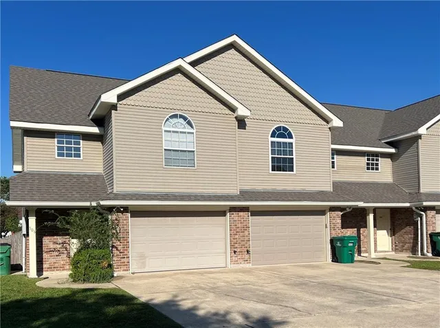 $1,695 | 303 Perryl Lane, Luling, LA 70070