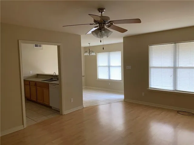 $1,695 | 303 Perryl Lane, Luling, LA 70070