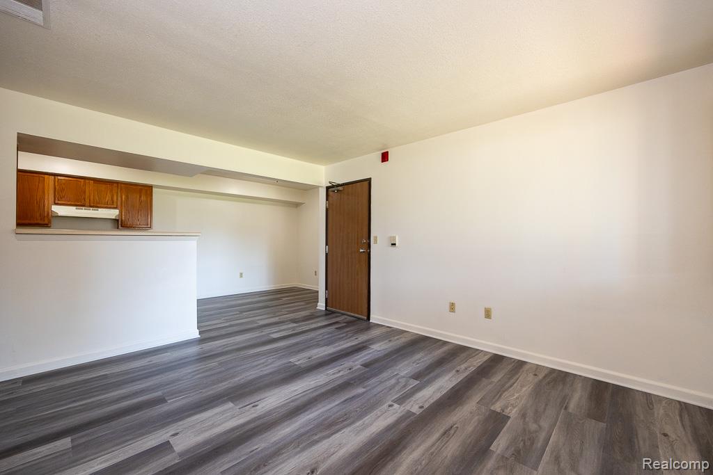 35330 Van Born Road, Unit 101 Wayne, MI 48184 - Photo 6 of 20