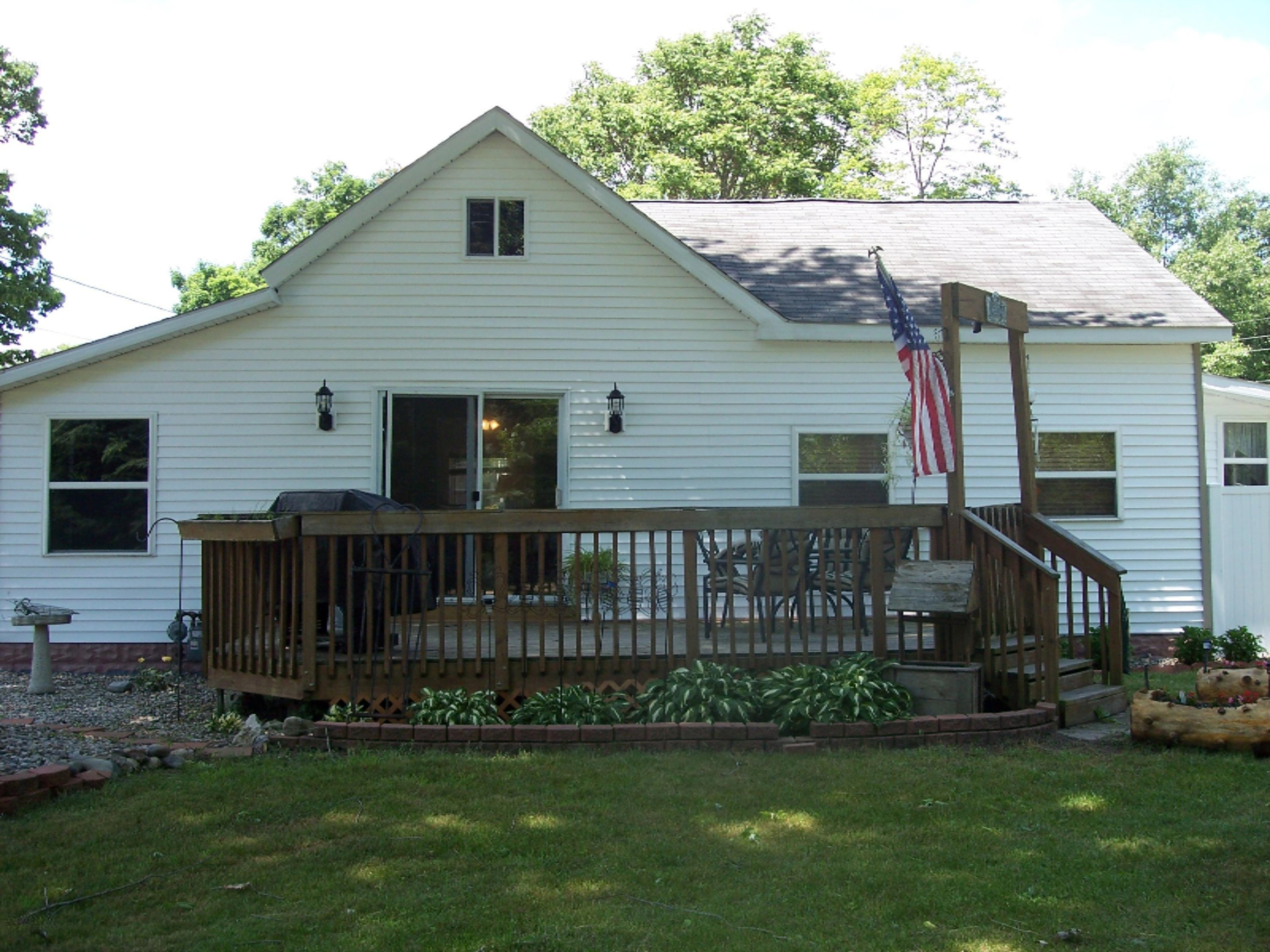 4091 Territorial Road Benton Harbor, MI 49022 - Photo 2 of 31 100_2141