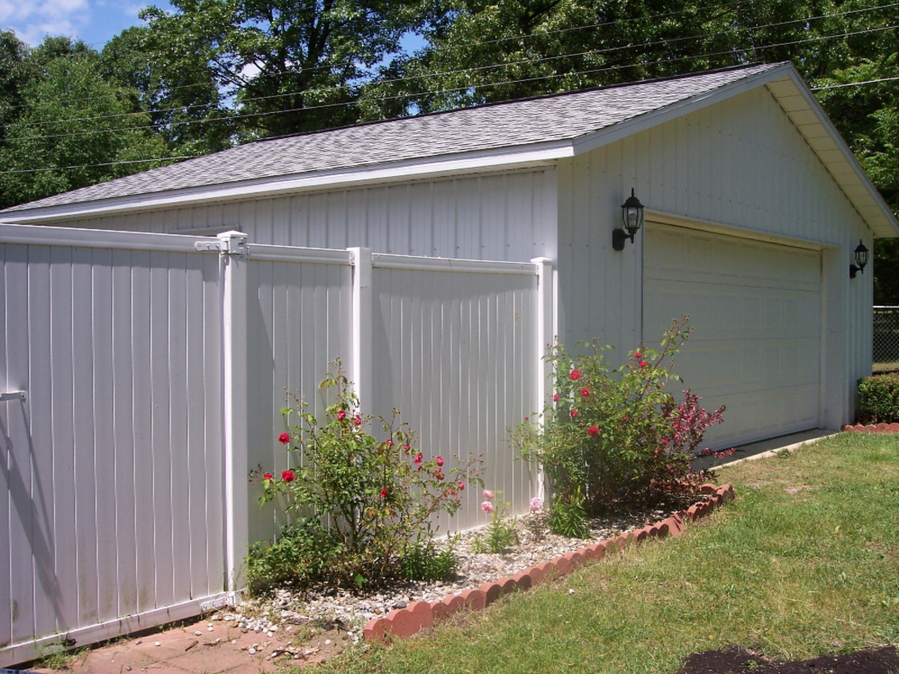 4091 Territorial Road Benton Harbor, MI 49022 - Photo 4 of 31 100_2146