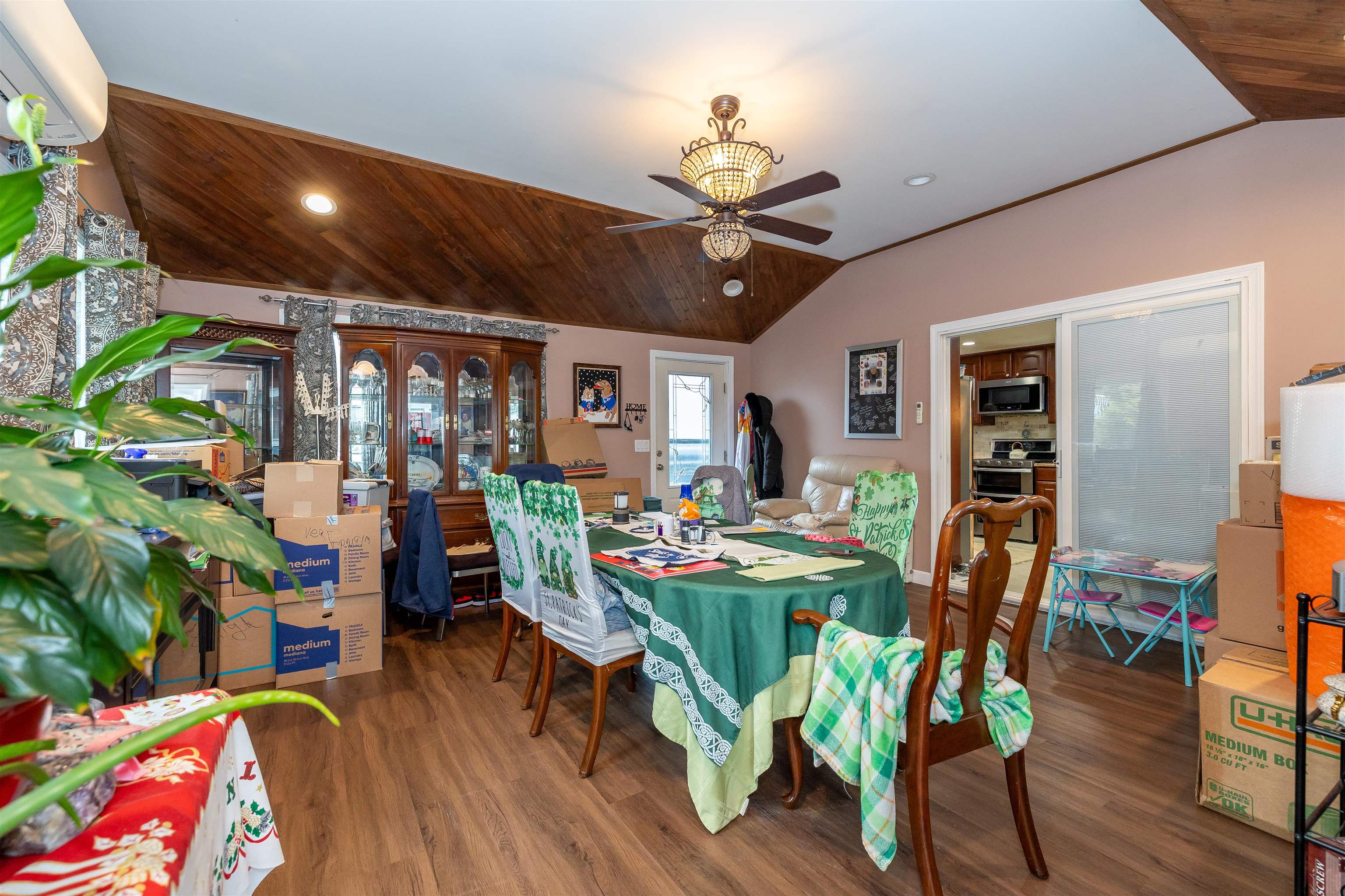 25 Pelham Street Nashua, NH 03063 - Photo 16 of 35