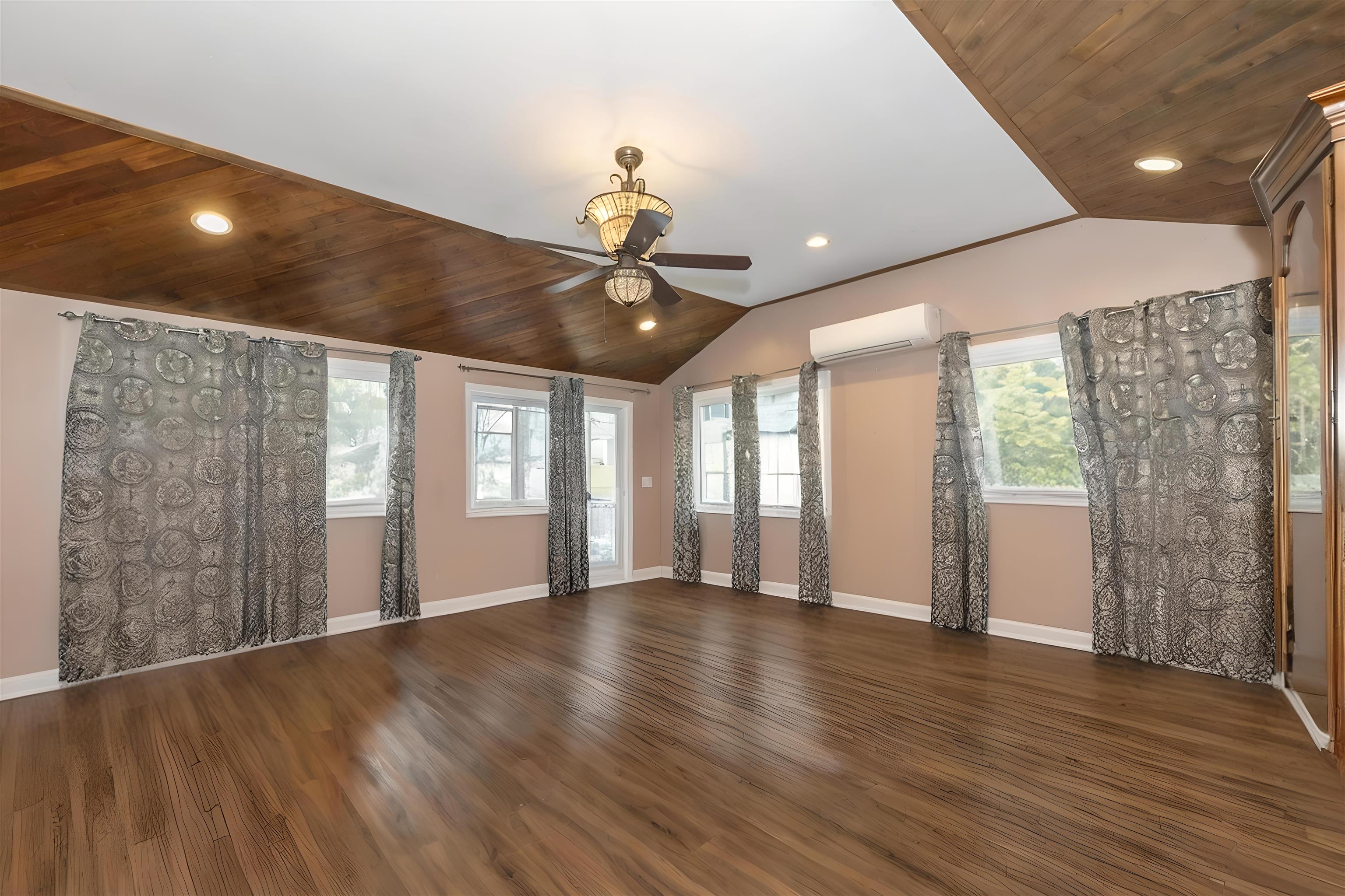 25 Pelham Street Nashua, NH 03063 - Photo 17 of 35