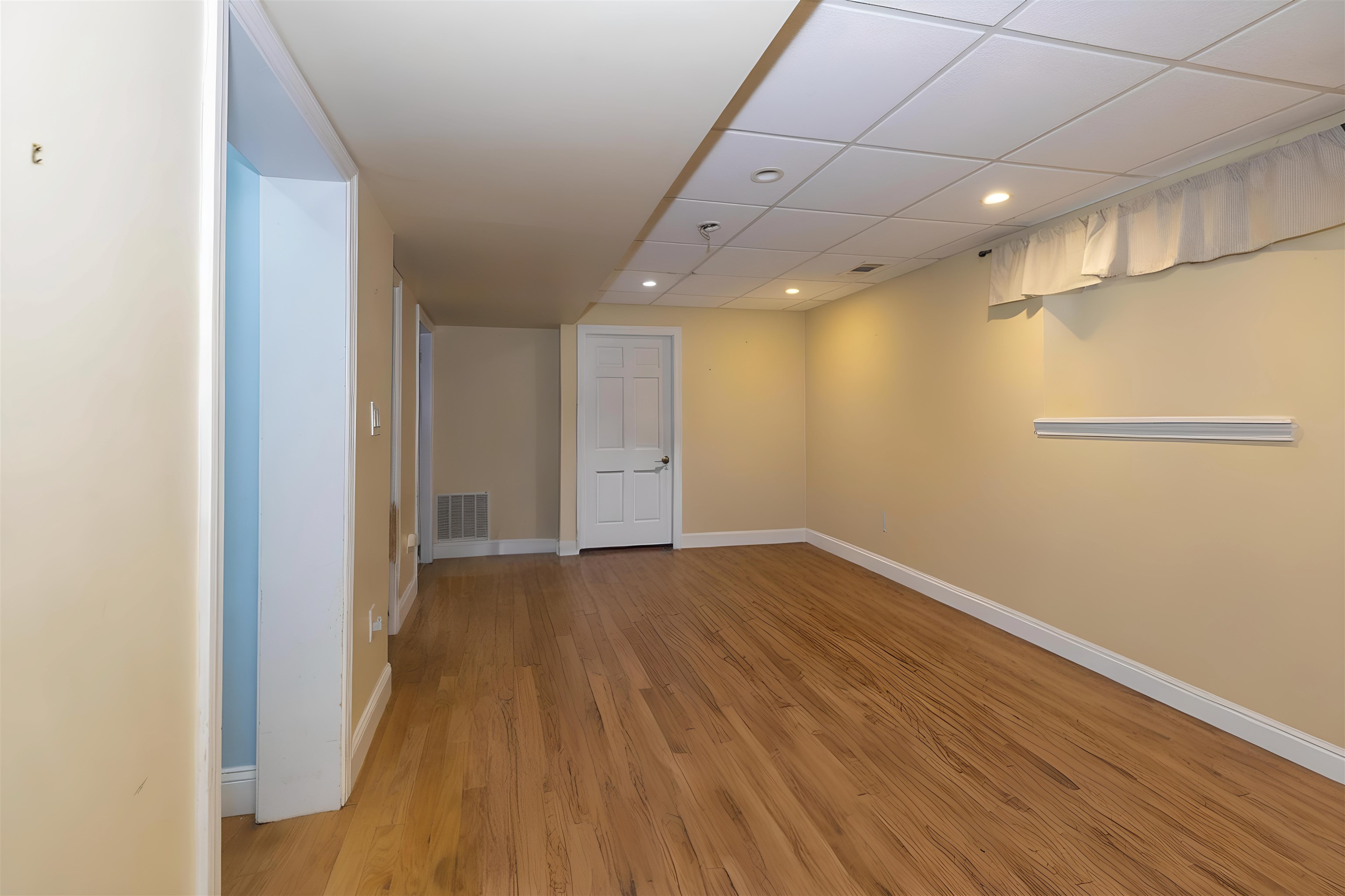 25 Pelham Street Nashua, NH 03063 - Photo 25 of 35