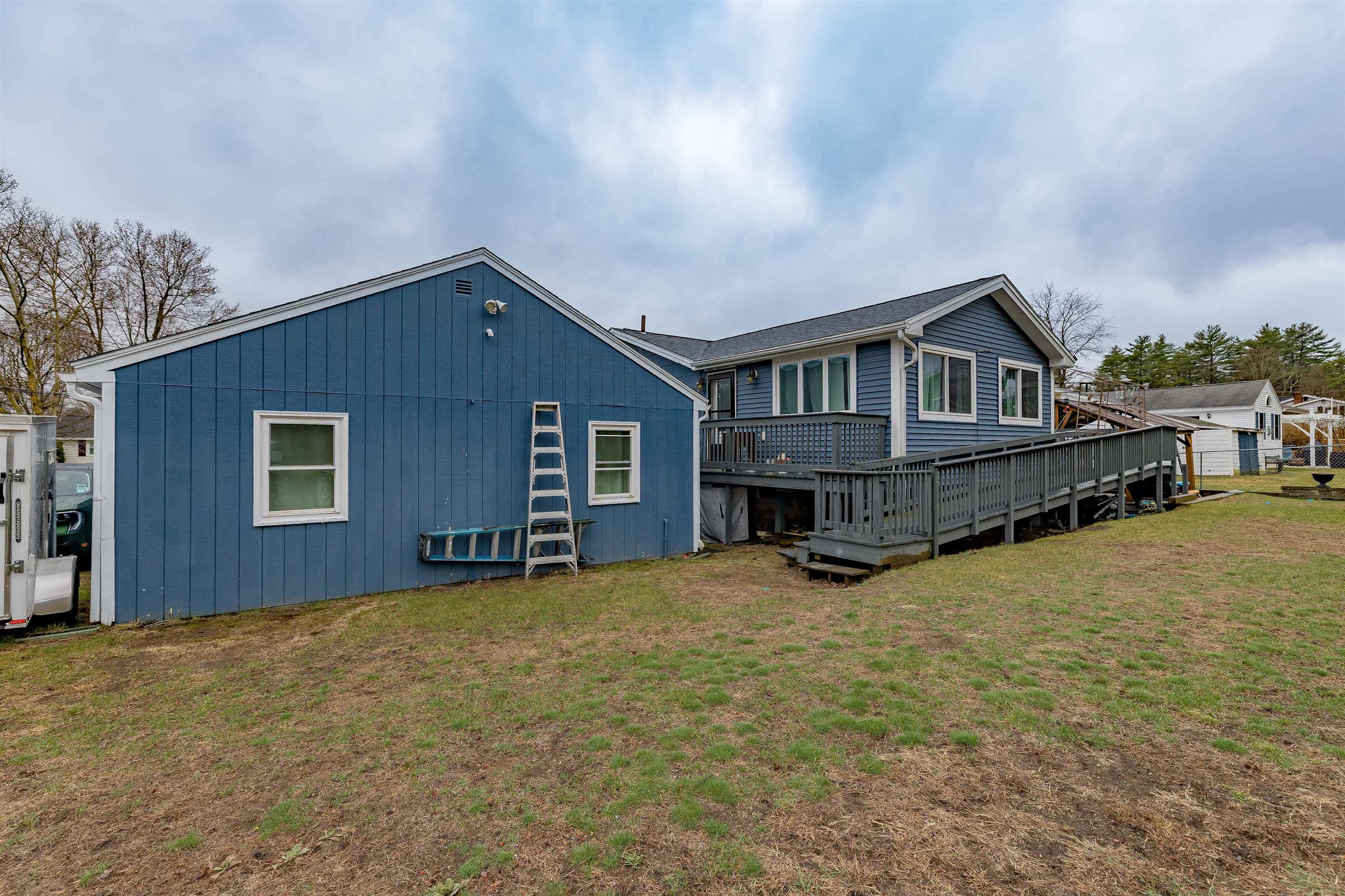 25 Pelham Street Nashua, NH 03063 - Photo 32 of 35
