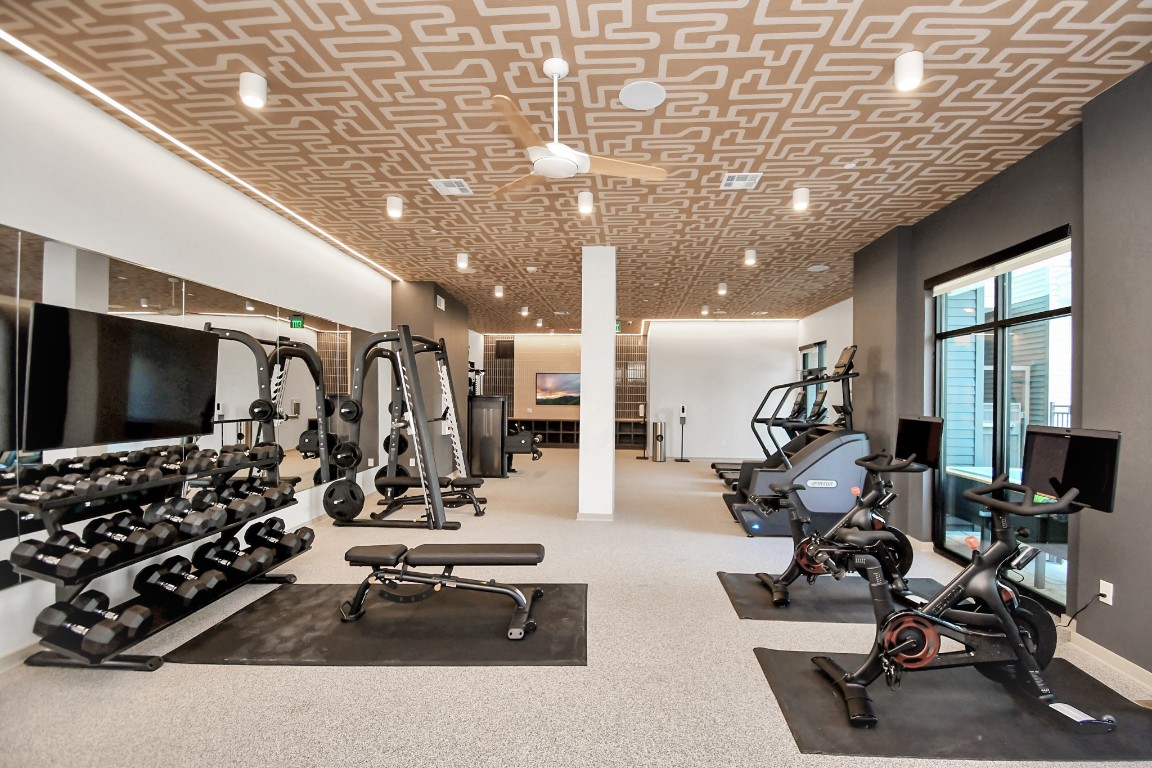 1617 Enid Street, Unit 318 Houston, TX 77009 - Photo 35 of 50 a view of a room with gym equipment