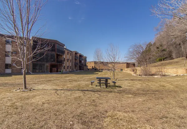 $149,900 | 2690 Oxford Street North, Unit 247, Roseville, MN 55113