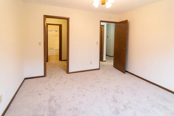 $149,900 | 2690 Oxford Street North, Unit 247, Roseville, MN 55113